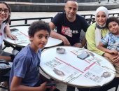 محمود عبد المغنى مع زوجته وأبنائه فى صورة جديدة