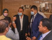 محافظ الإسكندرية لأهالي عزبة محسن: أعمال التطوير تتم على قدم وساق  