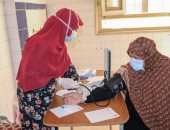 قافلة جامعة طنطا الطبية توقع الكشف على 610 من أهالى شبراقاص بالسنطة