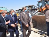 محافظ المنيا يتفقد طابور عرض المعدات والمركبات للتعامل مع الأزمات والطوارئ..فيديو