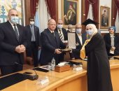 محافظ القاهرة يكرم أوائل الثانوية العامة من أبناء المحافظة