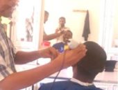 الشرطة السودانية تنفذ حملات حلاقة إجبارية للشباب أصحاب الشعر الطويل