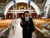 رعاة كنيسة الملاك ميخائيل يدقون الأجراس تعبيرا عن الفرح بذكرى النصر.. صور