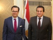 وزير التعليم العالى يستقبل السفير الفرنسى بالقاهرة تطوير المستشفيات الجامعية