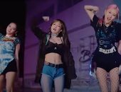 كليب "Lovesick Girls" يحصد النجاحات رغم احتجاجات عمال الصحة فى كوريا
