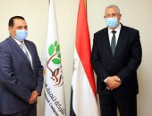 وزير الزراعة يبحث مع رئيس شركة الريف المصرى دعم مشروع تنمية الـ 1.5 مليون فدان