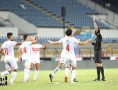 شاهد لاعبو الزمالك ينفعلون على حكم مباراة سموحة