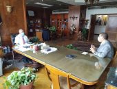 وزير الرى يستعرض آخر المستجدات بشأن أعمال حماية النيل