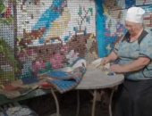 سيدة روسية تحول منزلها لمزار سياحى بأغطية الزجاجات البلاستيك.. اعرف القصة