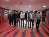 وفد كاف يزور استاد الأهلي لاعتماده لمباريات الأحمر الأفريقية