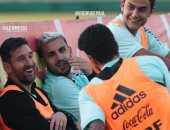 الابتسامة تعود لـ ميسى فى معسكر منتخب الأرجنتين.. صور
