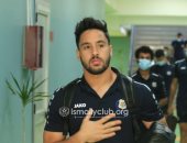 وصول لاعبى الإسماعيلى والمصرى ملعب برج العرب والتزام بالإجراءات الوقائية