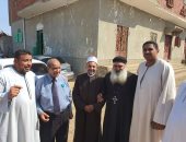 مصر الحلوة.. راعى كنيسة يشارك فى افتتاح مسجد بقنا (صور)