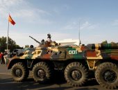 عناصر الجيش تنتشر فى جميع أرجاء قيرغستان بعد فرض حالة الطوارئ إثر احتجاجات…صور