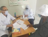 فحص 900 مواطن من قرية الفرايحة بالشرقية بقافلة طبية مجانية 