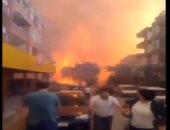 5 فيديوهات توثق خوف المواطنين بعد وصول نيران حرائق جنوب تركيا للمنازل 