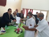 محافظ شمال سيناء يسلم منازل للأهالى بوسط سيناء.. صور