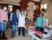 محافظ القليوبية يفاجئ مستشفى شبين القناطر المركزى لمتابعة سير العمل