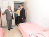 جامعة أسيوط تهيب بالطلاب المغتربين الإلتزام بالإجراءات الإحترازية.. صور 