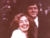 هيلارى كلينتون تحتفل بعيد زواجها الـ45 بصورة نادرة: "مازلت أفضل صديق لى"