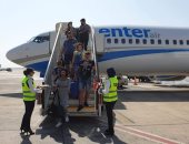 مطار شرم الشيخ الدولى يستقبل رحلة قادمة من بولندا تقل 189 سائحا.. صور