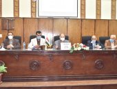 محافظ أسيوط يشدد على إنهاء الصيانة بالمدارس وتنفيذ الإجراءات الإحترازية..فيديو