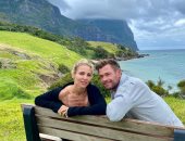 كريس هيمسوورث يودع فترة غلق فيروس كورونا برحلة عائلية على شواطئ استراليا