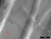 علماء يستخدمون الذكاء الاصطناعى للعثور على فوهات دقيقة على سطح المريخ