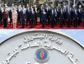 تحدي إنجازات السيسي في 3 دقائق.. مشروعات للبحث والاستكشاف والمسح السيزمي بالبحرين المتوسط والأحمر.. مشروعات للتكرير والتصنيع والبتروكيماويات.. مشروعات لتدعيم الشبكة القومية للغاز.. مشروعات تنمية حقول الإنتاج