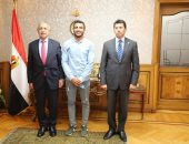 وزير الرياضة يبحث التعاون الثنائي مع رئيس الأكاديمية العربية للعلوم والتكنولوجيا.