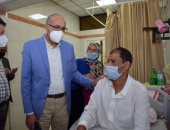 رئيس جامعة طنطا يواصل جولاته المفاجئة بالمستشفيات الجامعية ليلا.. صور