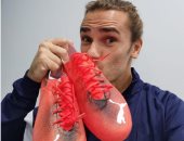 انستجرام النجوم.. جريزمان يقبل حذائه الجديد ونيمار يوجه رسالة للظاهرة