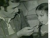 رانيا محمود ياسين تنعى والدها بدعاء وصورة من الطفولة