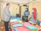 محافظ أسيوط يتفقد المركز التكنولوجى ويلتقى مسئولى المياه والصرف بديروط.. فيديو