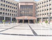 جامعة أسيوط تزين وتجمل المبنى الإدارى إستعدادا لبدء العام الدراسى الجديد..فيديو
