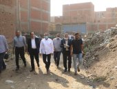 محافظ المنوفية يتفقد رفع تراكمات الهدم والقمامة وفتح شوارع مغلقة.. فيديو