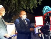 نائب محافظ أسوان يشهد احتفالية جمعية منشية النوبة لتكريم المتفوقين.. صور