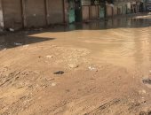القابضة للصرف الصحى تنزح المياه عن منطقة المسابك بقرية بشتيل فى الجيزة