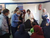 قافلة طبية توقع الكشف على 1000 مواطن فى نجع الحجيرى بقنا .. صور 