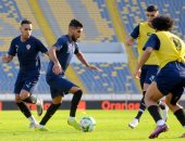 تألق بن شرقى وأبو جبل وطارق حامد فى مران الزمالك قبل مواجهة الرجاء .. صور