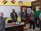 صور.. سكرتير جنوب سيناء يتفقد انتظام الدراسة فى المدارس