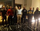 وفد المقاولون بالمغرب يزور بعثة الزمالك ويهدى درع الشركة لتيجانا 