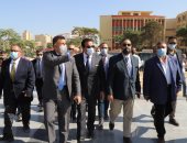 جامعة عين شمس تنتهى من رفع المناهج الدراسية على المنصات التعليمية