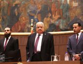 الجلسة الافتتاحية لمجلس الشيوخ.. جلال هريدى يترأس الجلسة ويعاونه عمرو نبيل ومحمود عبدالجليل أصغر الأعضاء.. محمد حلاوة وأبو غالى والفخرانى وسميرة عبد العزيز ومرشدى وشبانة وسعدة يؤدون اليمين الدستورية (فيديو)