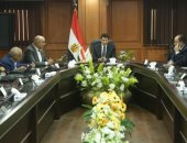 وزير الرياضة يتابع مع اللجنة المنظمة تجهيزات استضافة مونديال اليد