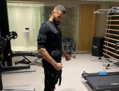 كريم بنزيما يستعرض لياقته البدنية في صاله الجيم بعد الاستبعاد من المنتخب الفرنسي