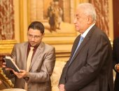 صور.. أعضاء الشيوخ يسجلون بصمة الوجه استعدادا لحضور الجلسة الافتتاحية