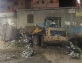 حملات نظافة وتطهير ليلية ورفع كفاءة الإنارة بدسوق وتطوير مصيف بلطيم.. صور