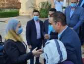محافظ الفيوم ووزيرة التضامن يبحثان سبل تنفيذ المبادرات والمشروعات الصغيرة