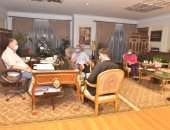 محافظ أسيوط يعتمد 2.4 مليار جنيه لمشروعات المرحلة الثانية لمبادرة "حياة كريمة" 